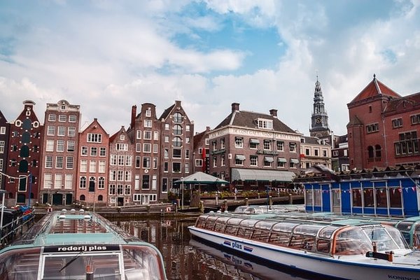 Comment Amsterdam enchante-t-elle les voyageurs du monde entier ?