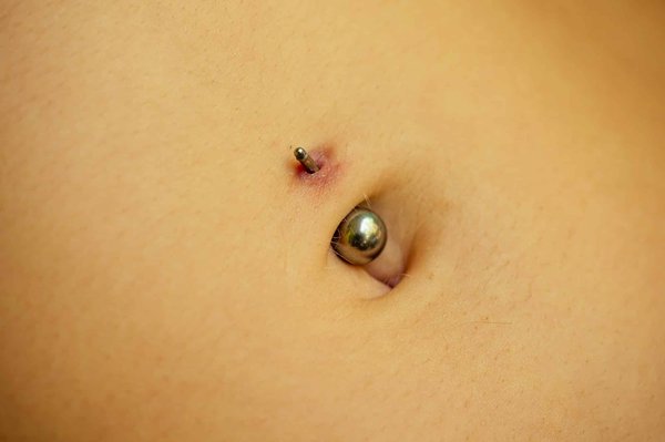 À la découverte du piercing au nombril