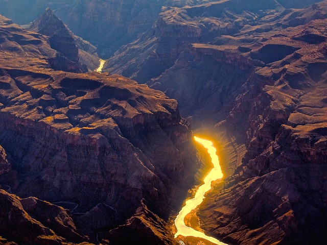 Quelles sont les 6 raisons de visiter le Grand Canyon en hélicoptère ?